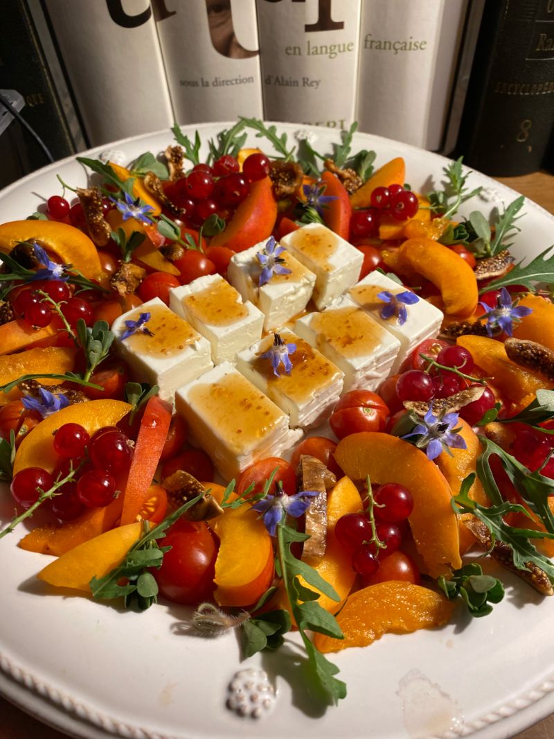 SALADE FLORALE A PARTAGER ENTRE CONVIVES